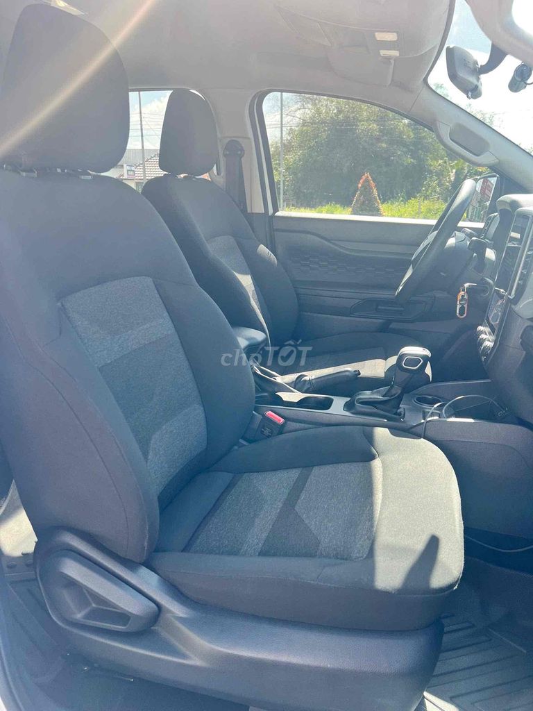 Ford Ranger XLS 1 Cầu 2024 48.000 km Trắng Hãng. Mua bán Ô tô tại Quận Ninh Kiều Cần Thơ được đăng bởi Xe Hơi Cần Thơ hình 8