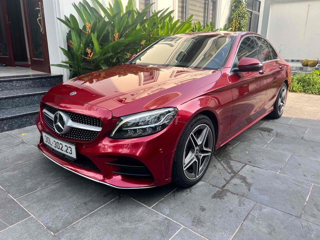 Mercedes-Benz C180 AMG 2021 Đỏ