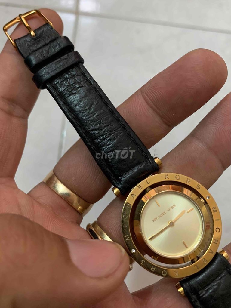 Đồng hồ Michael Kors nữ (giá 700k)