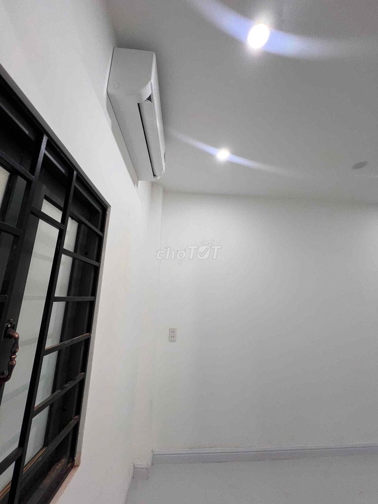 Chính chủ bán : ngôi nhà riêng toạ lạc tại 220/2/11 ,nguyễn thái học Chính chủ bán : ngôi nhà riêng toạ lạc tại 220/2/11 ,nguyễn thái học
