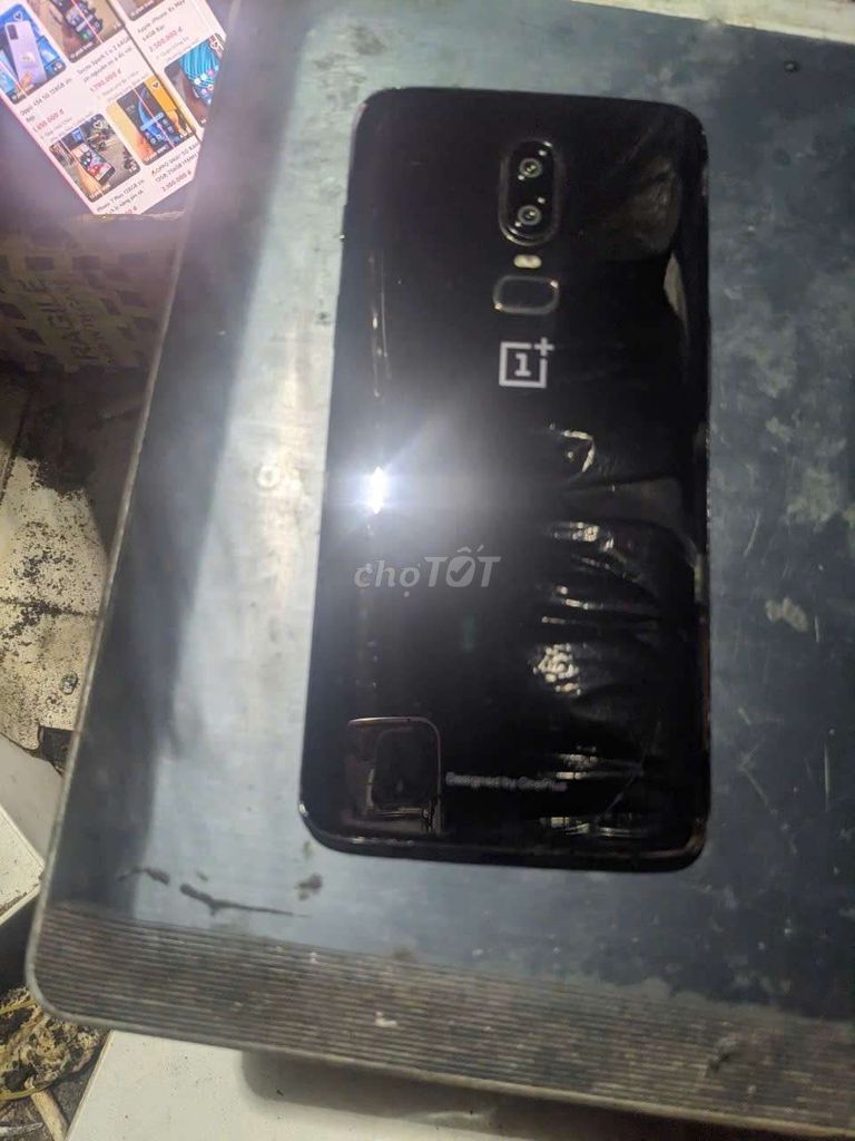 oneplus 6 còn mới full tính năng duynhấtchotot. Mua bán Điện thoại tại Quận 12 Tp Hồ Chí Minh được đăng bởi cầm điện thoại giá tốt hình 1