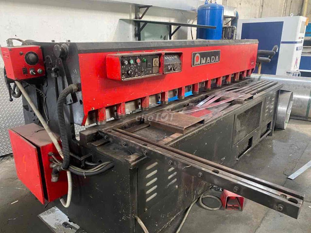 Máy chặt thủy lực AMADA Cữ điện Đỏ, Đen. Mua bán Đồ chuyên dụng, Giống nuôi trồng tại Thành phố Dĩ An Bình Dương được đăng bởi Cơ khí hình 1
