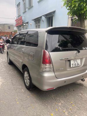 Toyota Innova 2008 G - 200000 km