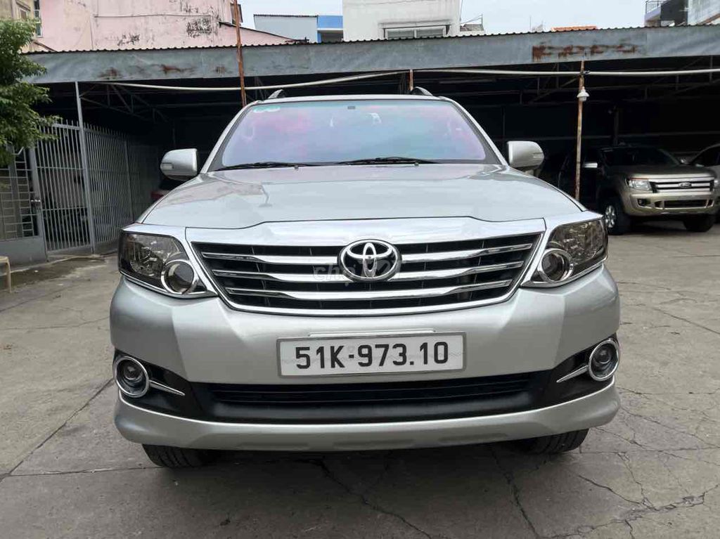 Toyota Fortuner 2015 2.7V 4x2 - 75000 km