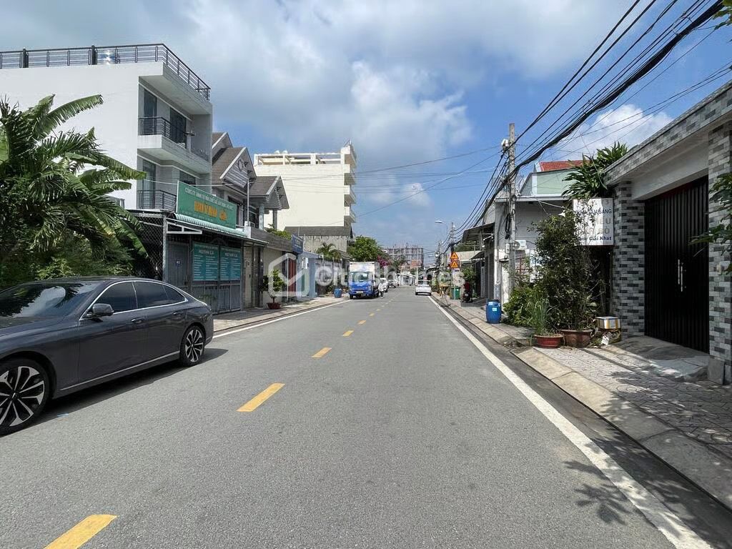 Участок под фасад здания Cau Chau 2, рядом с онкологической больницей, 9 квартал, 70,7 м², 5,5 млрд долларов