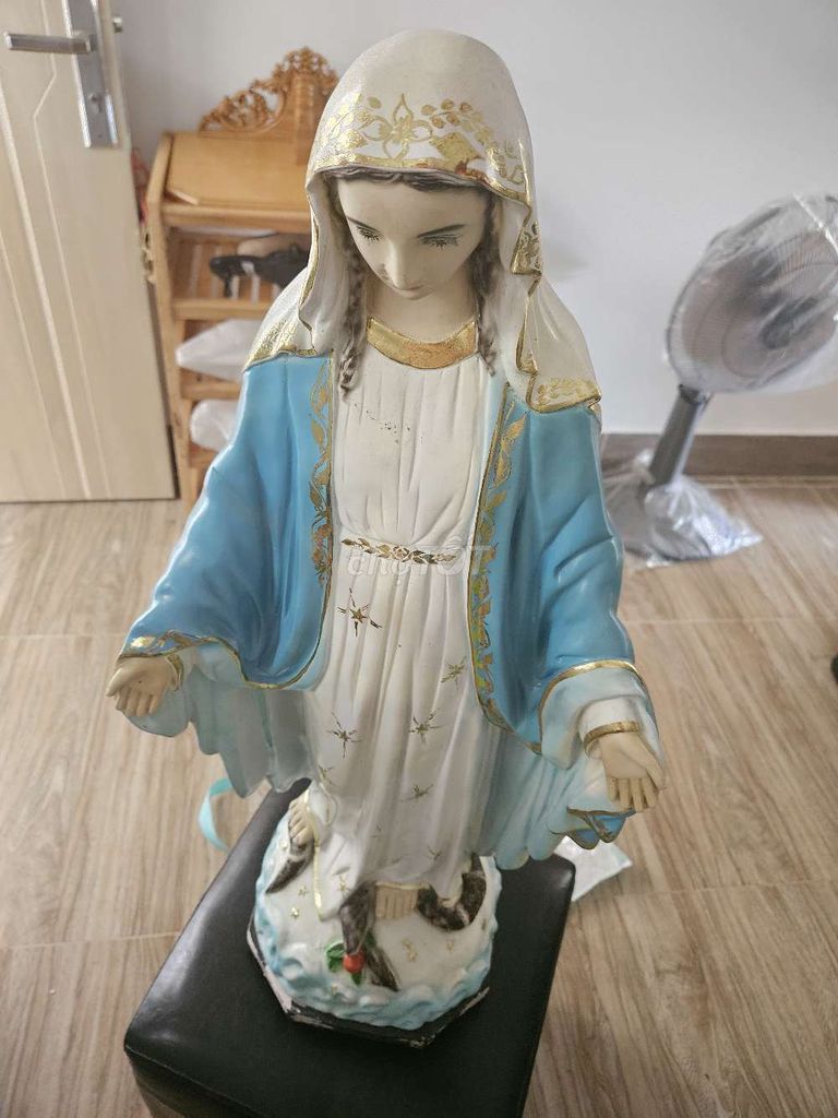 Tượng thờ Đức Mẹ Ban Ơn 90cm Trắng Xanh Vàng. Mua bán Đồ sưu tầm, đồ cổ tại Quận 11 Tp Hồ Chí Minh được đăng bởi Trường Giang Trịnh hình 1