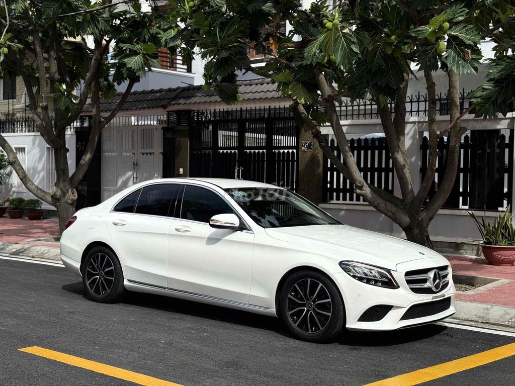 Mercedes Benz C200 Facelift model 2019. Mua bán Ô tô tại Quận 8 Tp Hồ Chí Minh được đăng bởi Khoa nguyễn hình 4