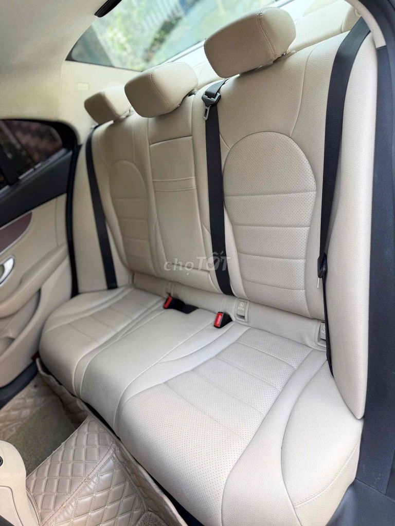 Mercedes-Benz C-Class Trắng Kem - Bản Full. Mua bán Ô tô tại Thành phố Buôn Ma Thuột Đắk Lắk được đăng bởi Hoàng Quang hình 8