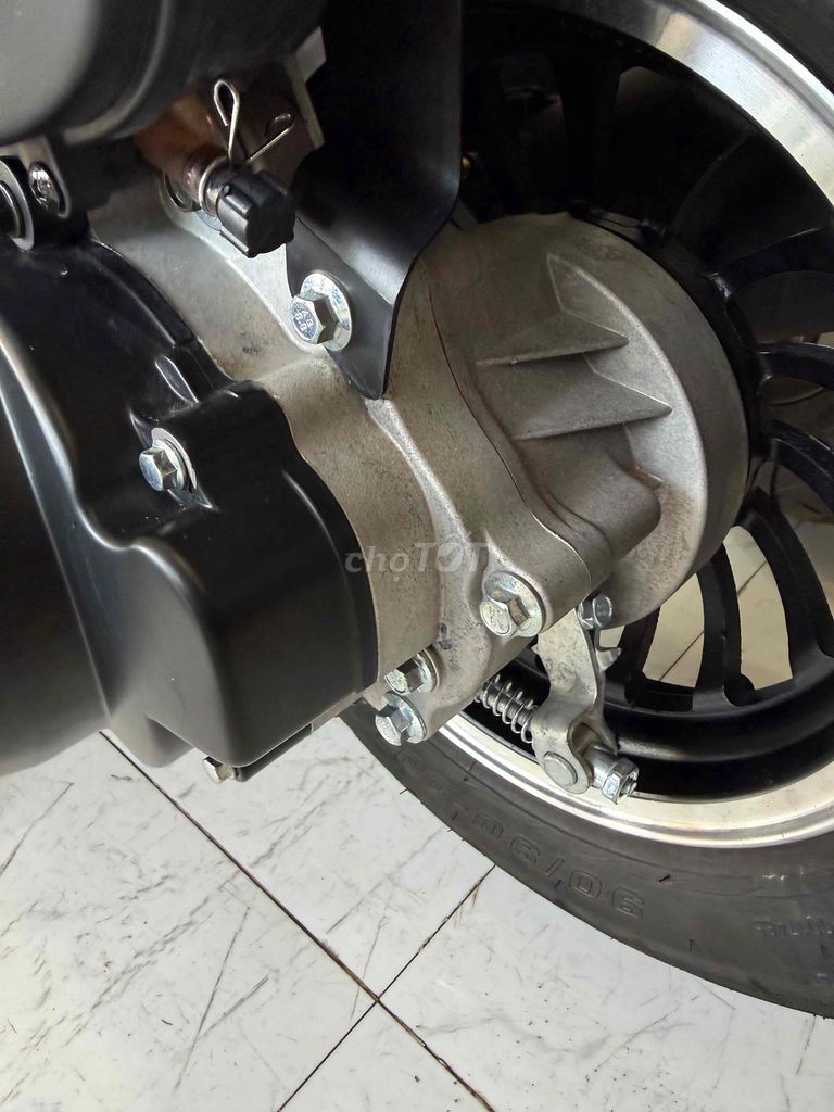 Siêu Cọp - VESPA 50cc - 2025. Như Xe Mới Salon. Mua bán Xe máy tại Thành phố Rạch Giá Kiên Giang được đăng bởi XE MÁY CŨ TÂN 128 hình 8