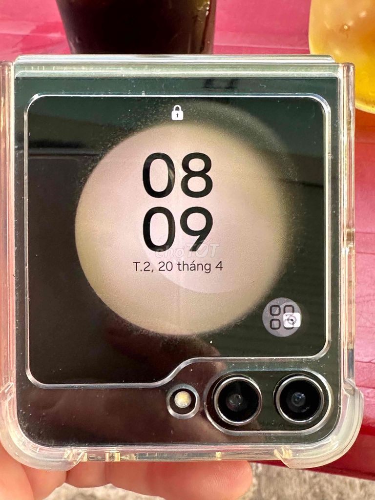 Samsung Z Flip 5 256GB Trắng. Mua bán Điện thoại tại Quận Tân Bình Tp Hồ Chí Minh được đăng bởi Lyvan hình 1