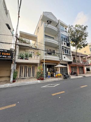 MT Đường Nguyễn Hậu, quận Tân Phú. DT: 4x15m, 3 Tấm - 3PN 3WC