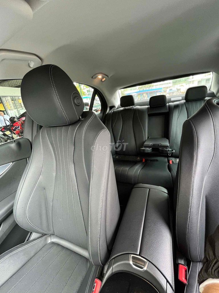Mercedes Benz E180 lướt model 2022. Mua bán Ô tô tại Quận Bình Thạnh Tp Hồ Chí Minh được đăng bởi Hùng Mercedes Haxaco Hàng Xanh hình 6