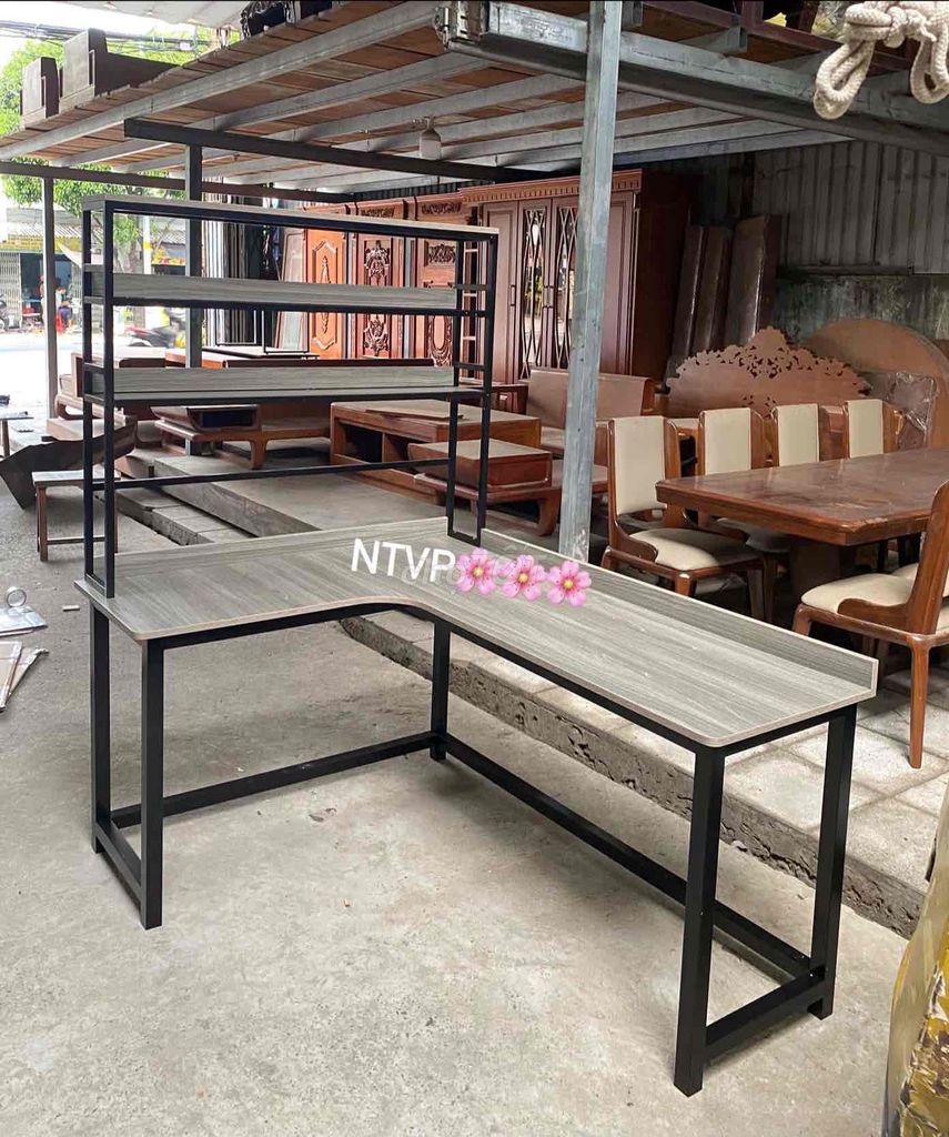 Bàn Làm Việc Chữ L Vân Gỗ Xám Kèm Kệ Sách. Mua bán Bàn ghế tại Huyện Hóc Môn Tp Hồ Chí Minh được đăng bởi ĐỒ NỘI THẤT VĂN PHÒNG GIÁ XƯỞNG hình 1
