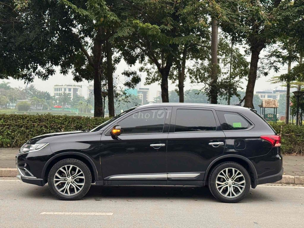 Mitsubishi Outlander 2018 CVT 80000 km. Mua bán Ô tô tại Quận Cầu Giấy Hà Nội được đăng bởi TRUNG HIẾU AUTO hình 7