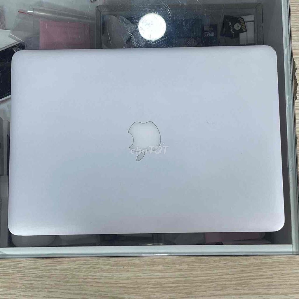 MacBook Pro 2015 i5 13 inch 8GB/128GB Bạc. Mua bán Laptop tại Quận 5 Tp Hồ Chí Minh được đăng bởi Phan Thế Phong  hình 1