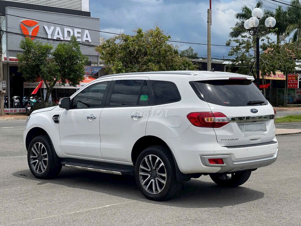 Ford Everest 2019 Titanium 1 cầu - 65000 km. Mua bán Ô tô tại Quận 3 Tp Hồ Chí Minh được đăng bởi  Sài Gòn Ford Used Car hình 5