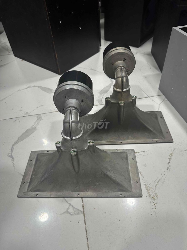 Loa Mid kèn Pioneer R700 Gang Xám 32cm Zin Đẹp. Mua bán Tivi, Âm thanh tại Quận Phú Nhuận Tp Hồ Chí Minh được đăng bởi  Bông Lê chuyên sỉ và lẻ âm thanh Nhật Mỹ hình 1