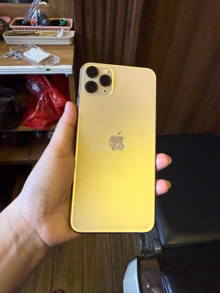 Apple iPhone 11 Pro Max 64GB Vàng Đã sử dụng. Mua bán Điện thoại tại Thành phố Thủ Đức Tp Hồ Chí Minh được đăng bởi uyen hình 1