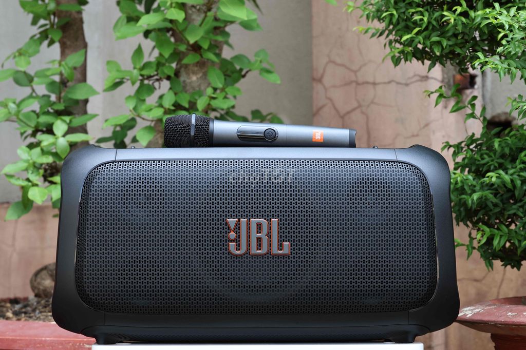 Loa Bluetooth JBL Partybox On-The-Go. Mua bán Tivi, Âm thanh tại Huyện Trảng Bom Đồng Nai được đăng bởi Vinh Báo Đồng Nai hình 1