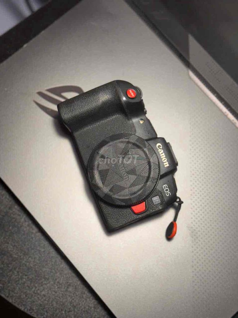 Máy ảnh Canon EOS RP Đen Đã sử dụng. Mua bán Máy ảnh, Máy quay tại Quận Ninh Kiều Cần Thơ được đăng bởi Louis Nguyễn hình 1