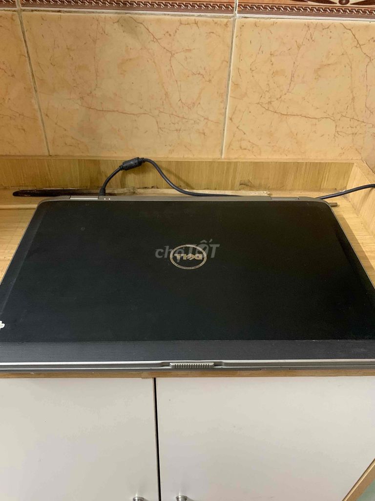 Dell Latitude E6520 core i5 siêu trâu