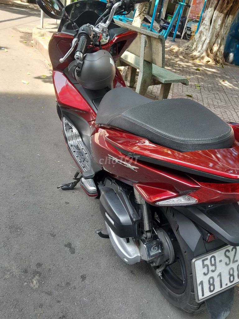 Honda PCX 125cc 2015 Đỏ 31.000km. Mua bán Xe máy tại Quận Tân Bình Tp Hồ Chí Minh được đăng bởi Khoa hình 1