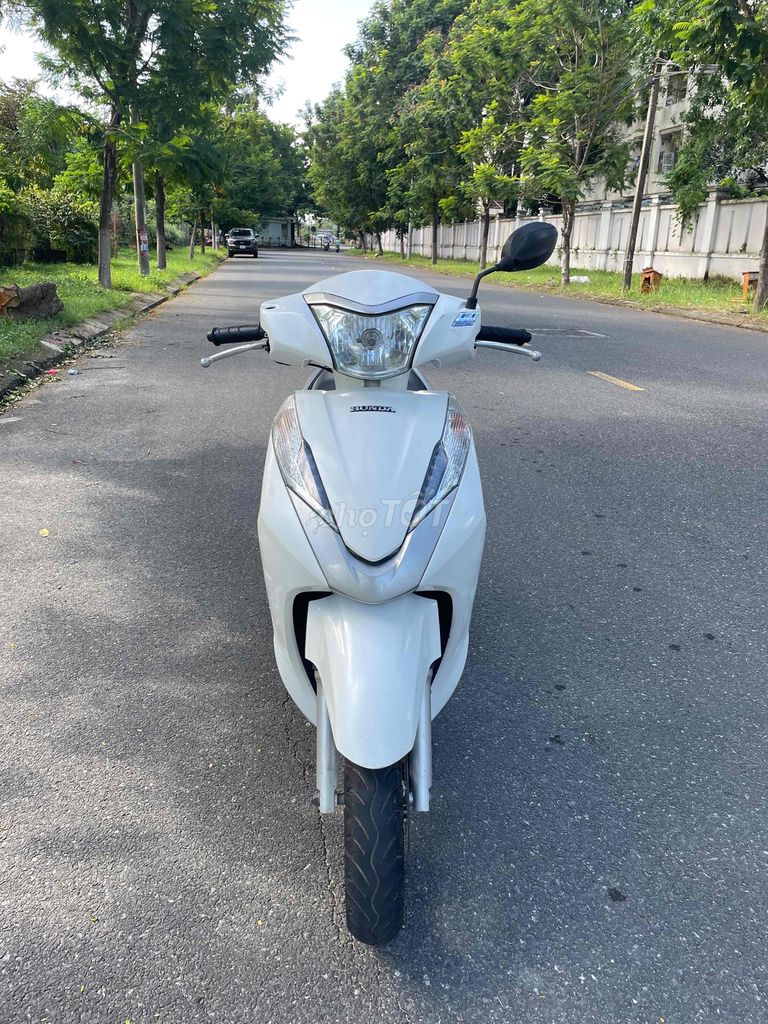 Chính chủ cần bán xe lead máy rin êm chạy ngon. Mua bán Xe máy tại Quận Liên Chiểu Đà Nẵng được đăng bởi Cửa hàng xe máy Nhớ Đình Nguyễn hình 2