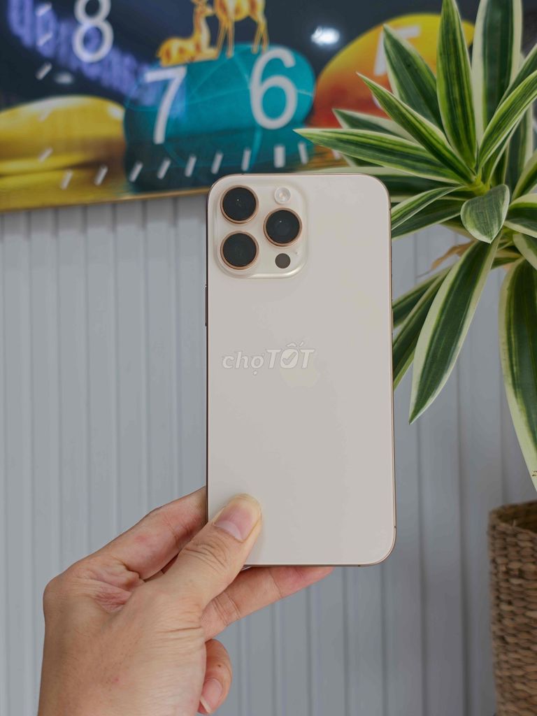 iPhone 16 ProMax 256GB Gold VN pin 100 còn BH. Mua bán Điện thoại tại Quận Đống Đa Hà Nội được đăng bởi Hà Dương hình 1