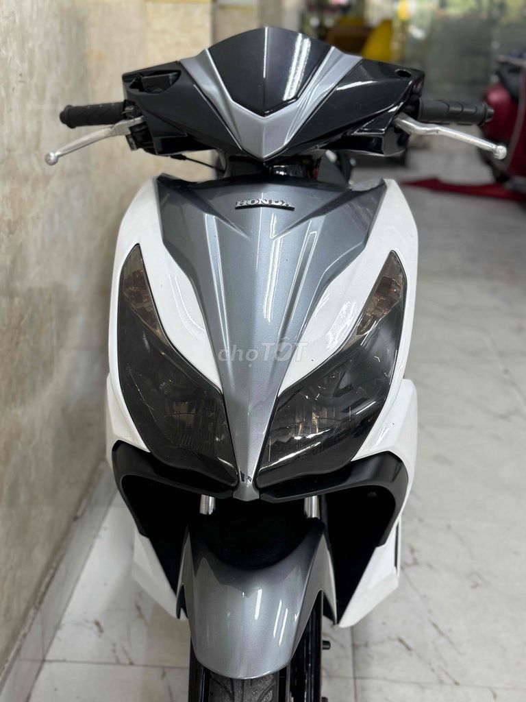 AB 125 đời 2014 trắng đen mới keng 43C1-351.09. Mua bán Xe máy tại Quận Sơn Trà Đà Nẵng được đăng bởi Minh Dũng bán trả góp 136 vân đồn  hình 5