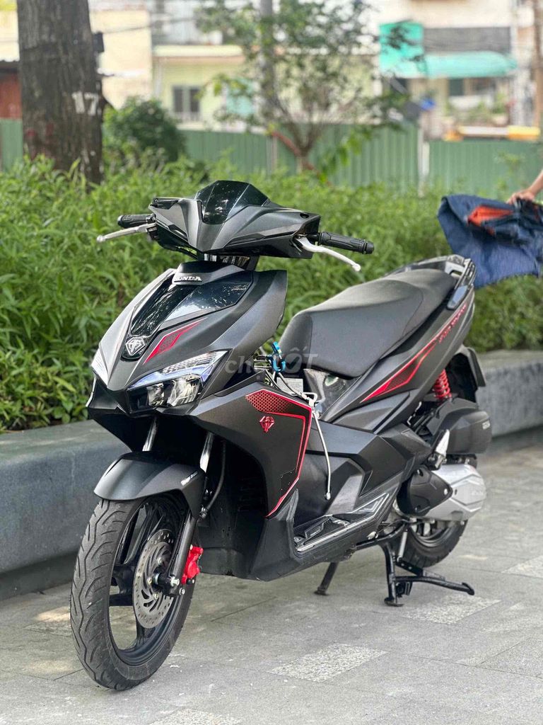 Honda Air Blade 125 2018 Черный 25000 км