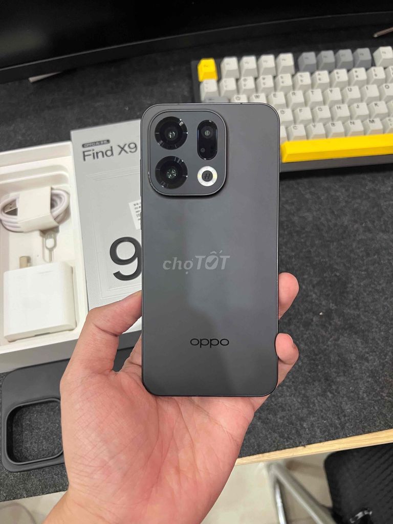 OPPO Find X9 256GB Đen Pin 100% ngoại hình 99. Mua bán Điện thoại tại Quận Ba Đình Hà Nội được đăng bởi Trần Duy Shop hình 1