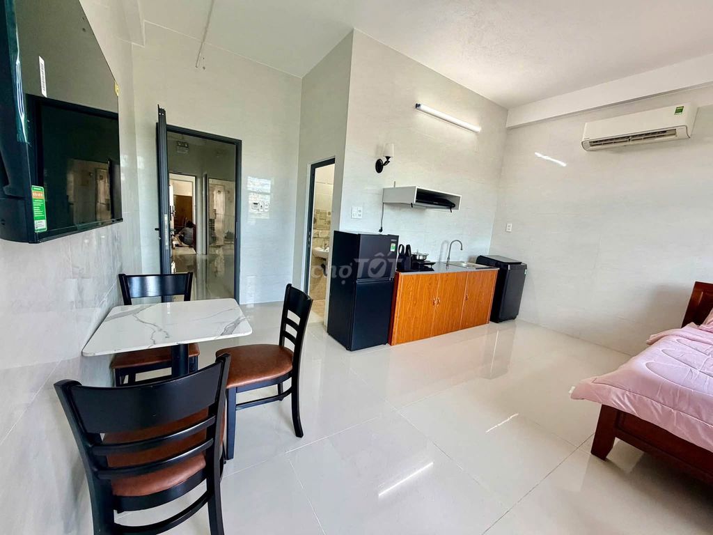 Furnished 2-bedroom apartment on Nguyễn Tư Giản — photo 3