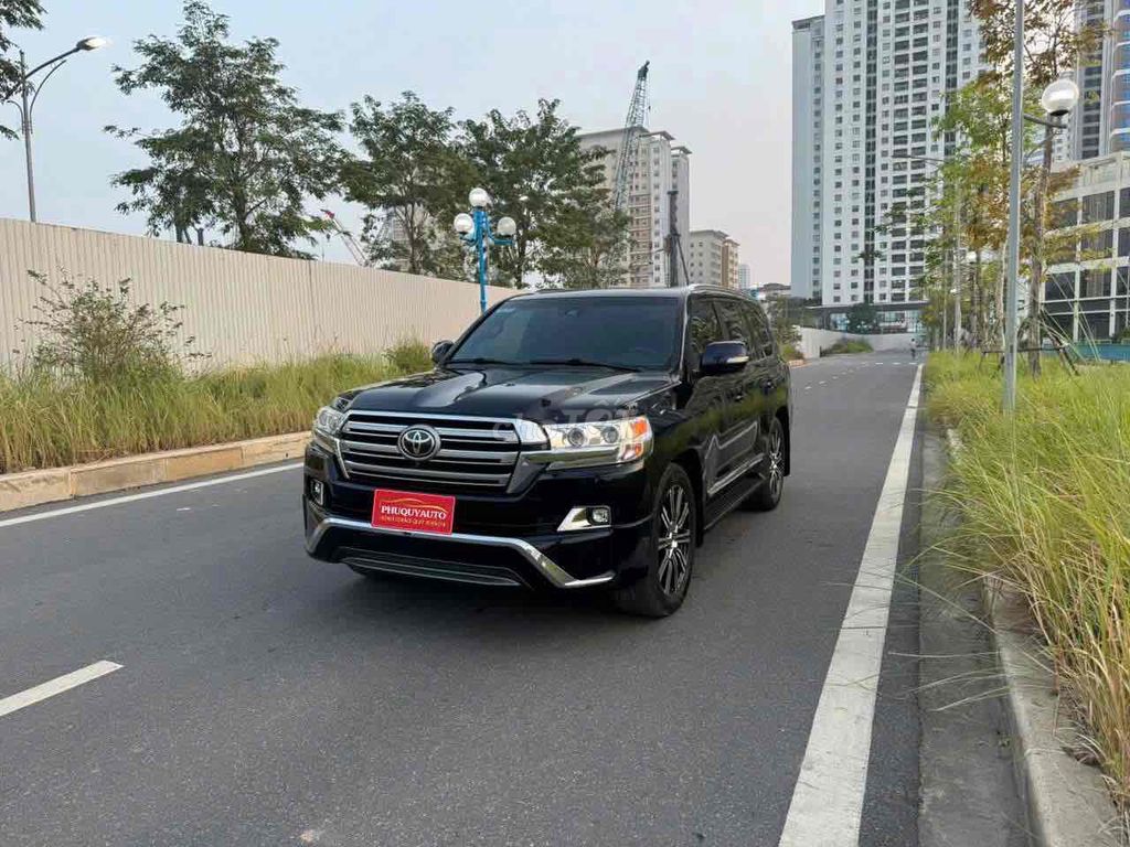 Toyota Land Cruiser 2015 5.7 V8 xuất Mỹ siêu đẹp