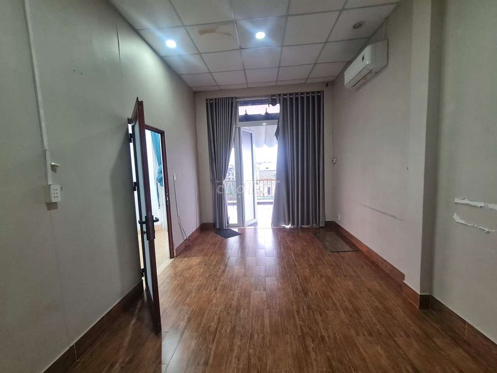 Cho thuê CHDV sân thượng, 50m2, 1PN, Đ. Số 10, gần chợ Bình Triệu