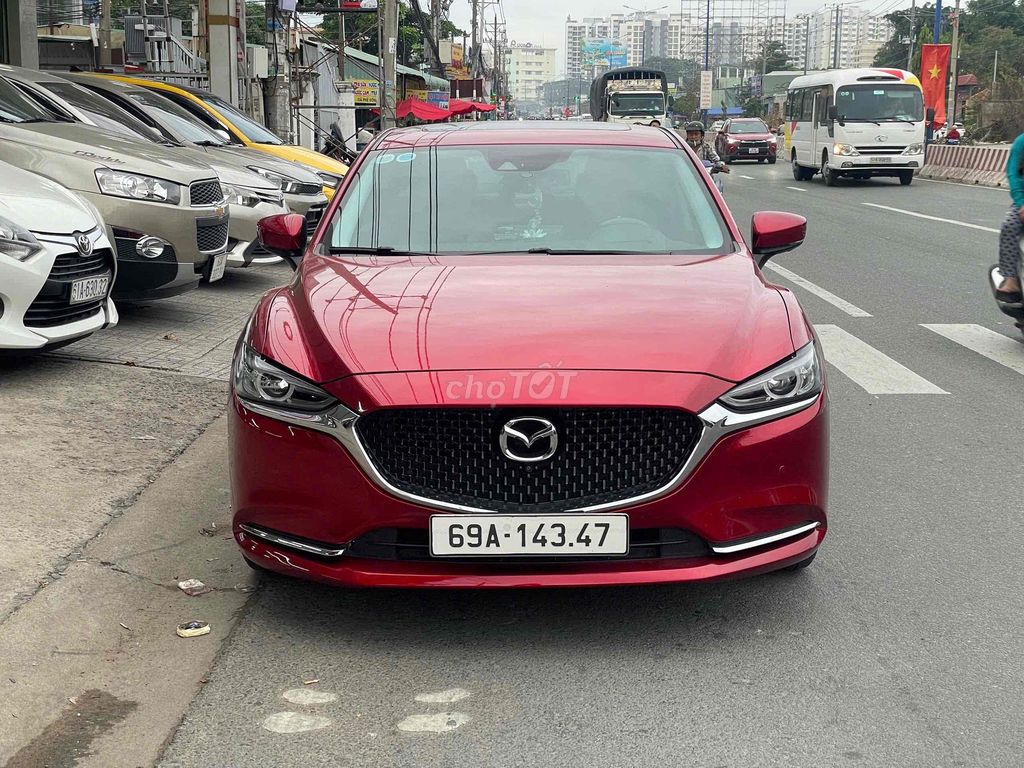 Mazda 6 2.0 Premium 2022 odo 21.000km 1 chủ từ đầu