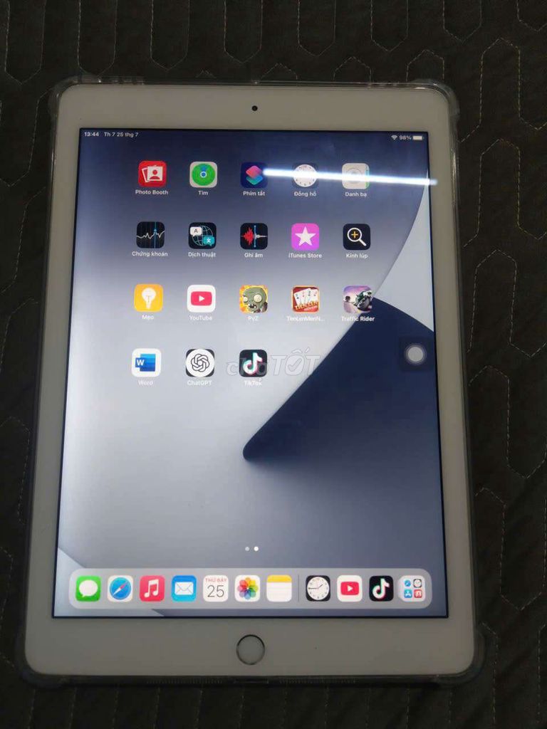 Không dùng cần bán Ipad Air 2 32gb. Mua bán Máy tính bảng tại Thành phố Thủ Dầu Một Bình Dương được đăng bởi Tuan Anh hình 1