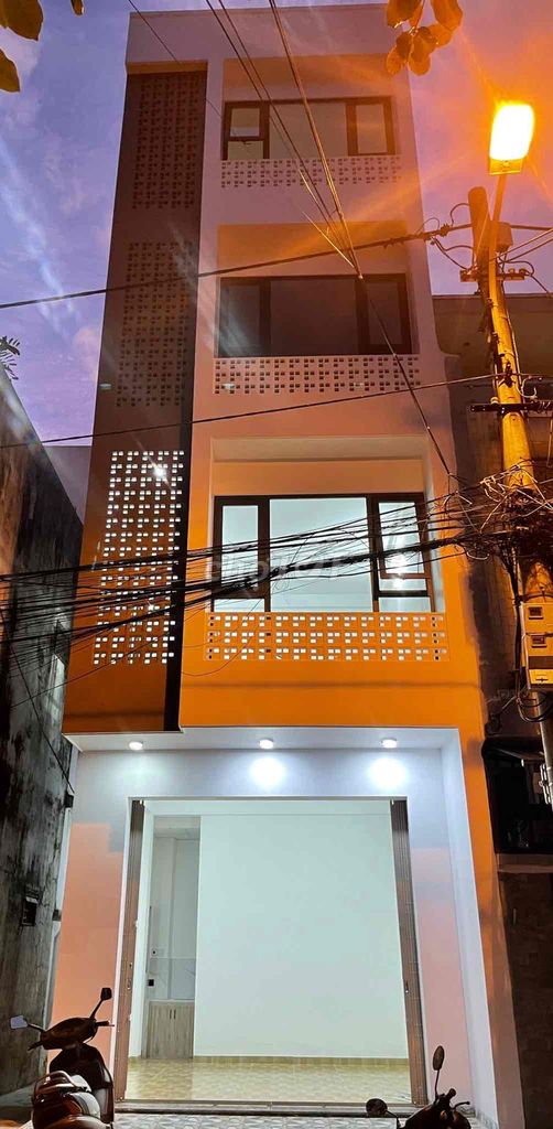 Chính chủ Bán Toà Căn Hộ Hải Châu 85.5m2 Đất, 7 phòng, doanh thu 45Tr