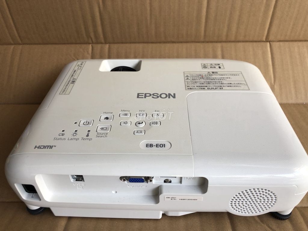 Máy chiếu Epson E-01 còn rất mới chiếu cực đẹp