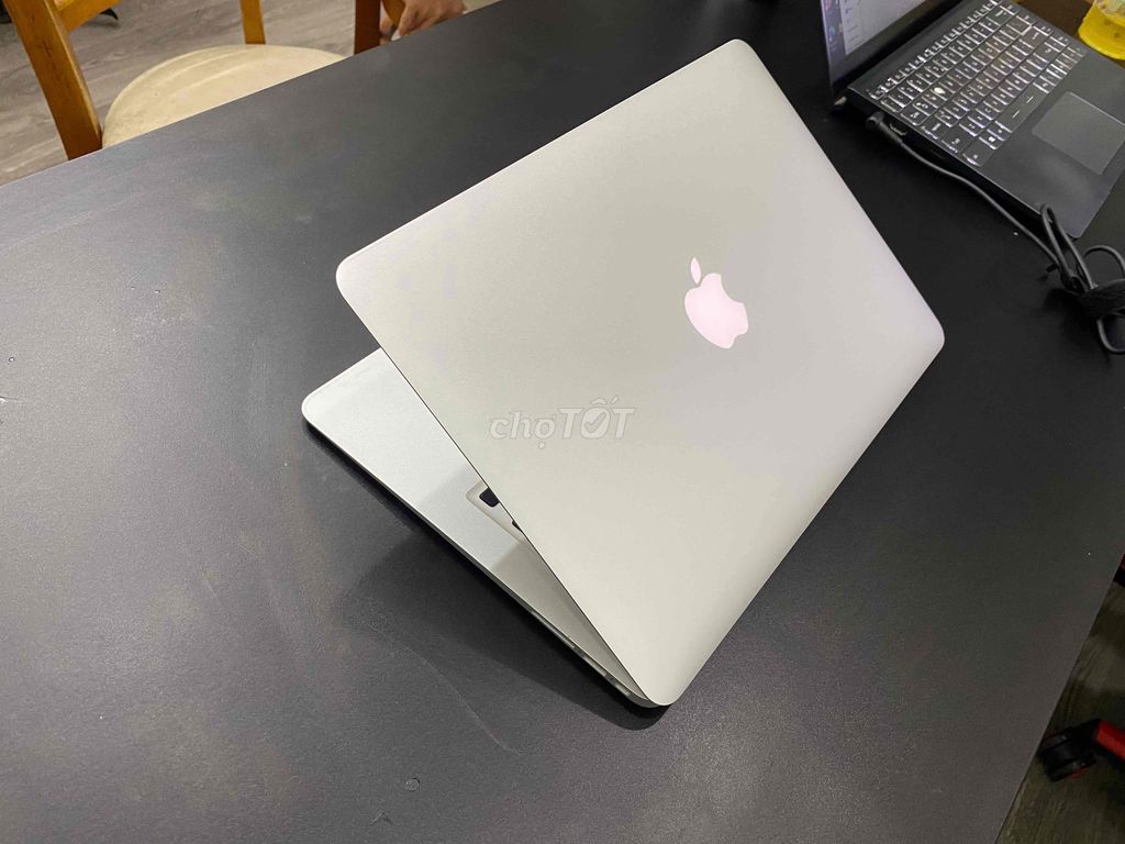 MacBook Air 2017 13 in/  i5 / 8GB / 256GB / Đẹp 99