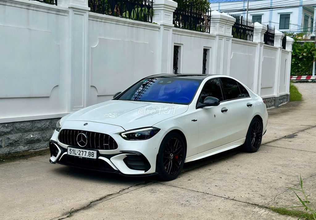 Mercedes C43 AMG 4Matic 2023, пробег 5000 км