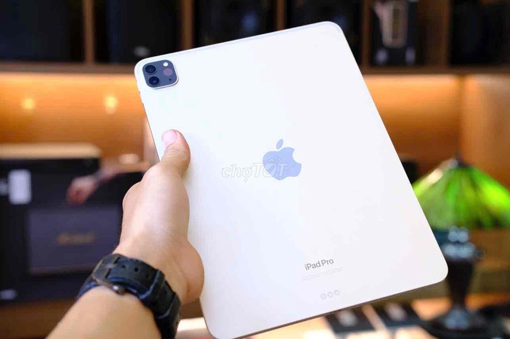 iPad Pro 11” m2 128G Wifi Silver 99.9% - Oder USA. Mua bán Máy tính bảng tại Quận Đống Đa Hà Nội được đăng bởi Hoàng Điển Trai Long hình 1