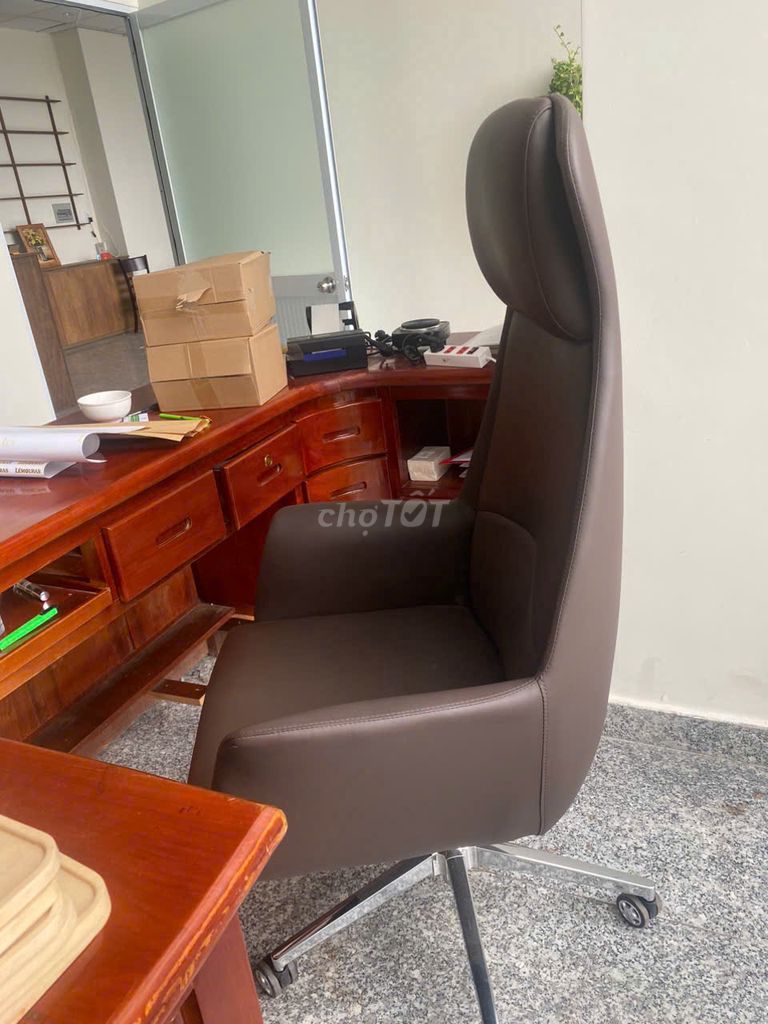 Bàn làm việc gỗ nguyên khối. Mua bán Bàn ghế tại Huyện Nhà Bè Tp Hồ Chí Minh được đăng bởi Minh Nghĩa hình 1
