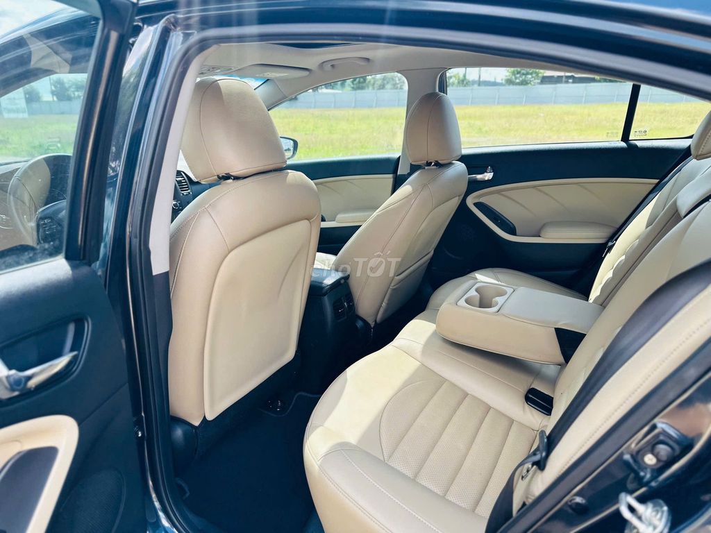 KIA Cerato 2018 Xăng 1.6L Đen. Mua bán Ô tô tại Thành phố Pleiku Gia Lai được đăng bởi Kết Nguyễn hình 9