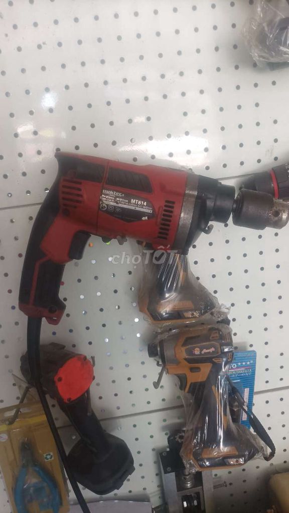 Máy khoan búa Maktec MT814 Đỏ. Mua bán Đồ chuyên dụng, Giống nuôi trồng tại Thành phố Cao Lãnh Đồng Tháp được đăng bởi ĐIỆN CƠ THÀNH PHƯƠNG hình 1
