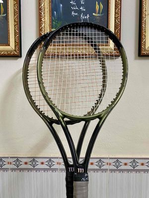 Cần bán cặp vợt tennis Wilson 2.7
