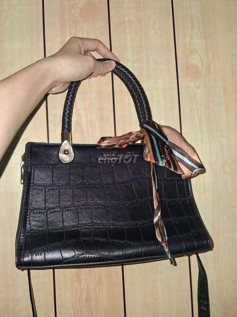 Túi xách BAGIN Nữ Da Đen. Mua bán Túi xách tại Huyện Bình Tân Vĩnh Long được đăng bởi Cẩm Nhung hình 1