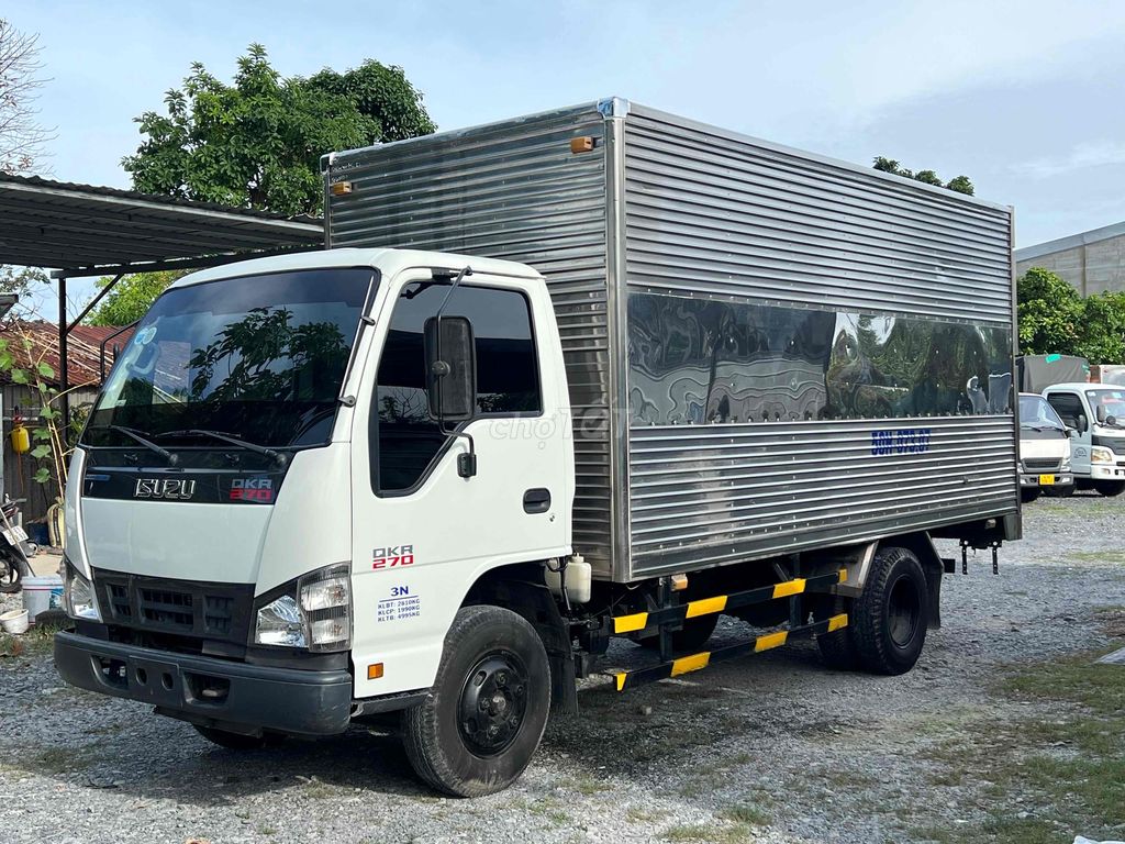 thanh lý xe ISUZU 1T9 đời