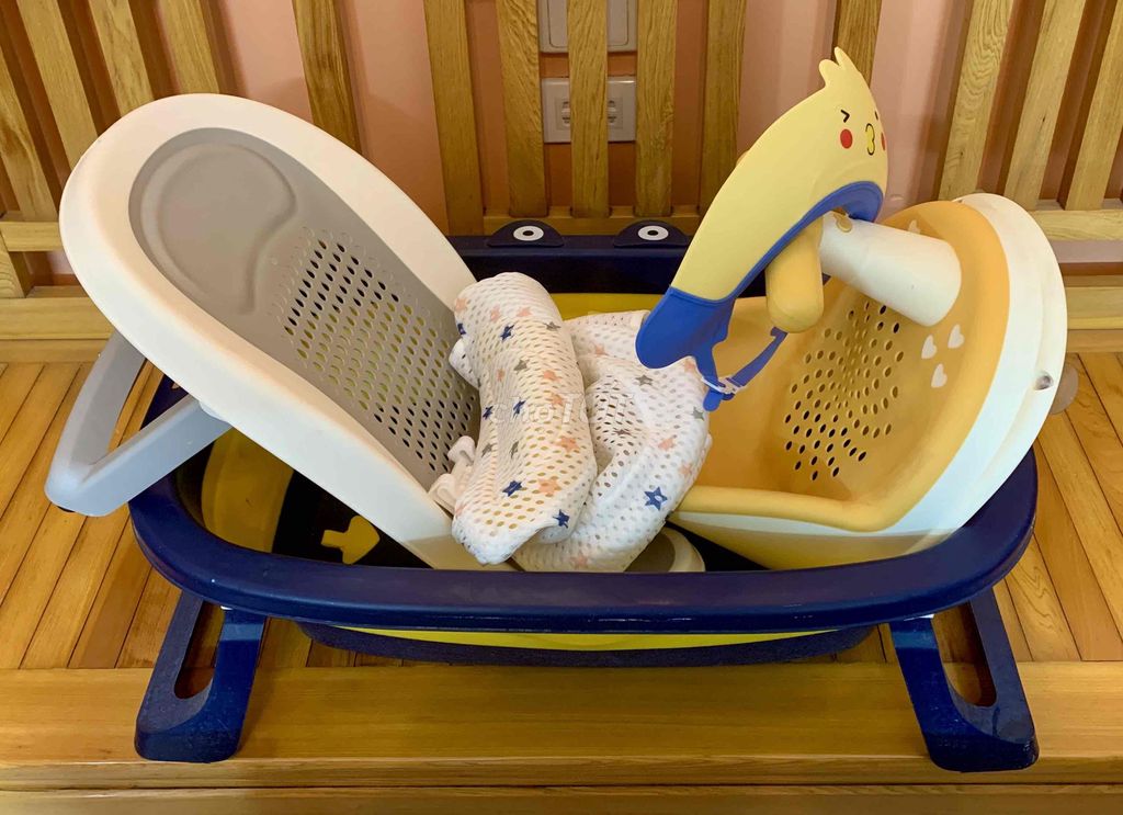 Bộ chậu và dụng cụ tắm bé giá rẻ thanh lý dọn nhà. Mua bán Mẹ và bé tại Quận Thanh Xuân Hà Nội được đăng bởi Phuong hình 1