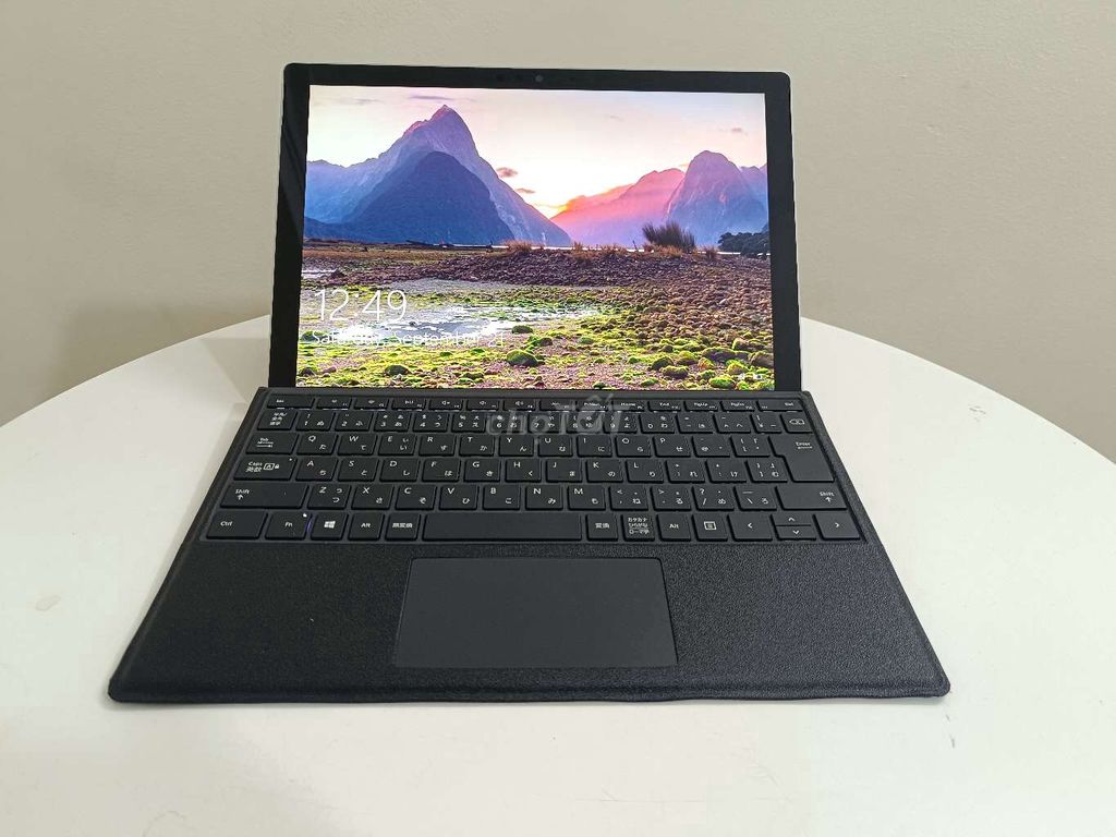 SURFACE PRO 5, Core i5-7300U/8GB/ 256GB SSD 12.3"