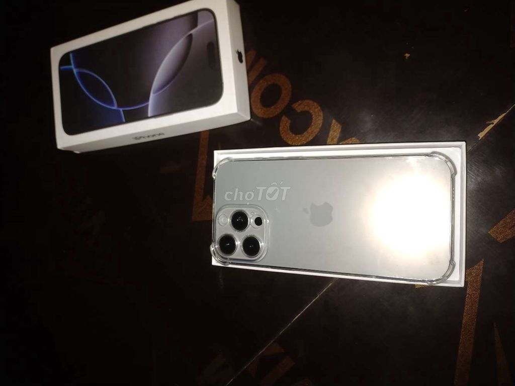 Apple iPhone 16 Pro Max 1TB Bạc. Mua bán Điện thoại tại Huyện Cầu Ngang Trà Vinh được đăng bởi Thư Minh hình 1